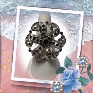 Elegant Silver and Black Ring NWOT